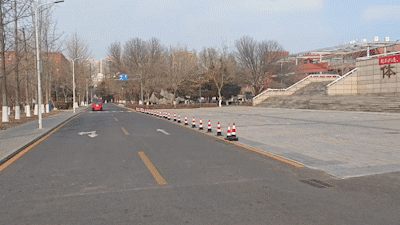 2巡逻车来_1.gif